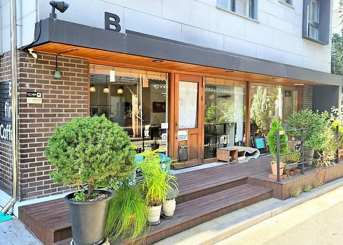 3 Minutes From Yeonsin Station I Early Check-in I Free Luggage Storage Villa