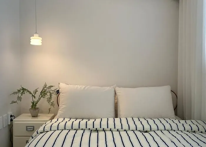 3 Minutes From Yeonsin Station I Early Check-in I Free Luggage Storage Villa *